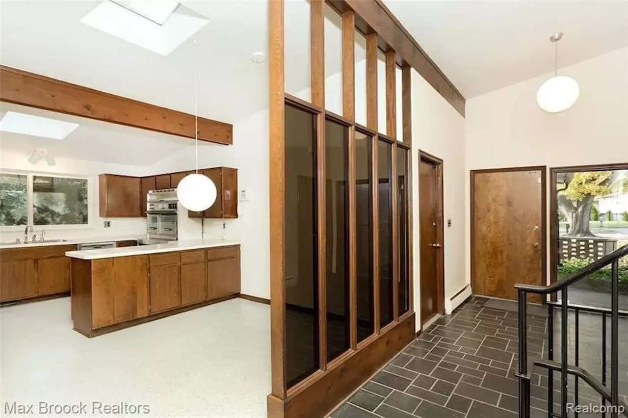 Image: This historic tri-level home in Southfield is a 1960s time capsule &#151; and it's only $249.9k