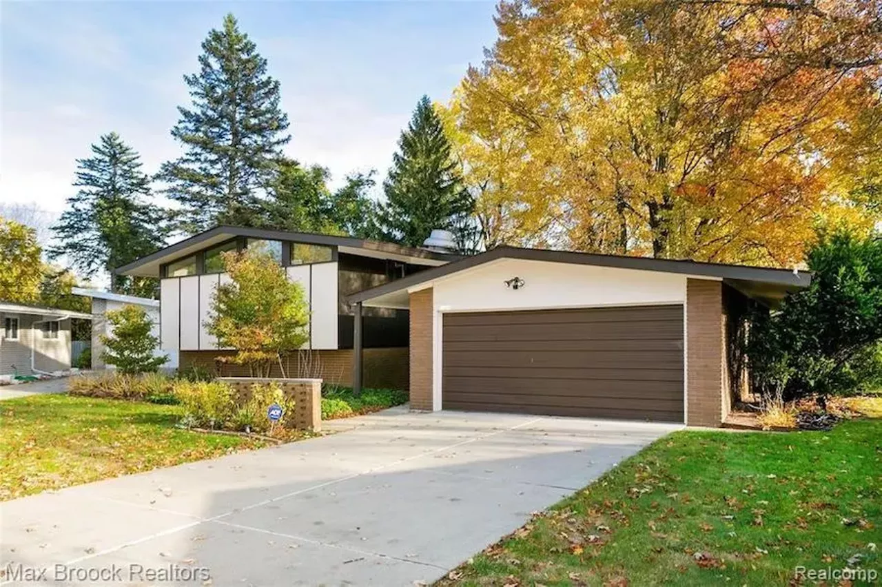 Image: This historic tri-level home in Southfield is a 1960s time capsule &#151; and it's only $249.9k