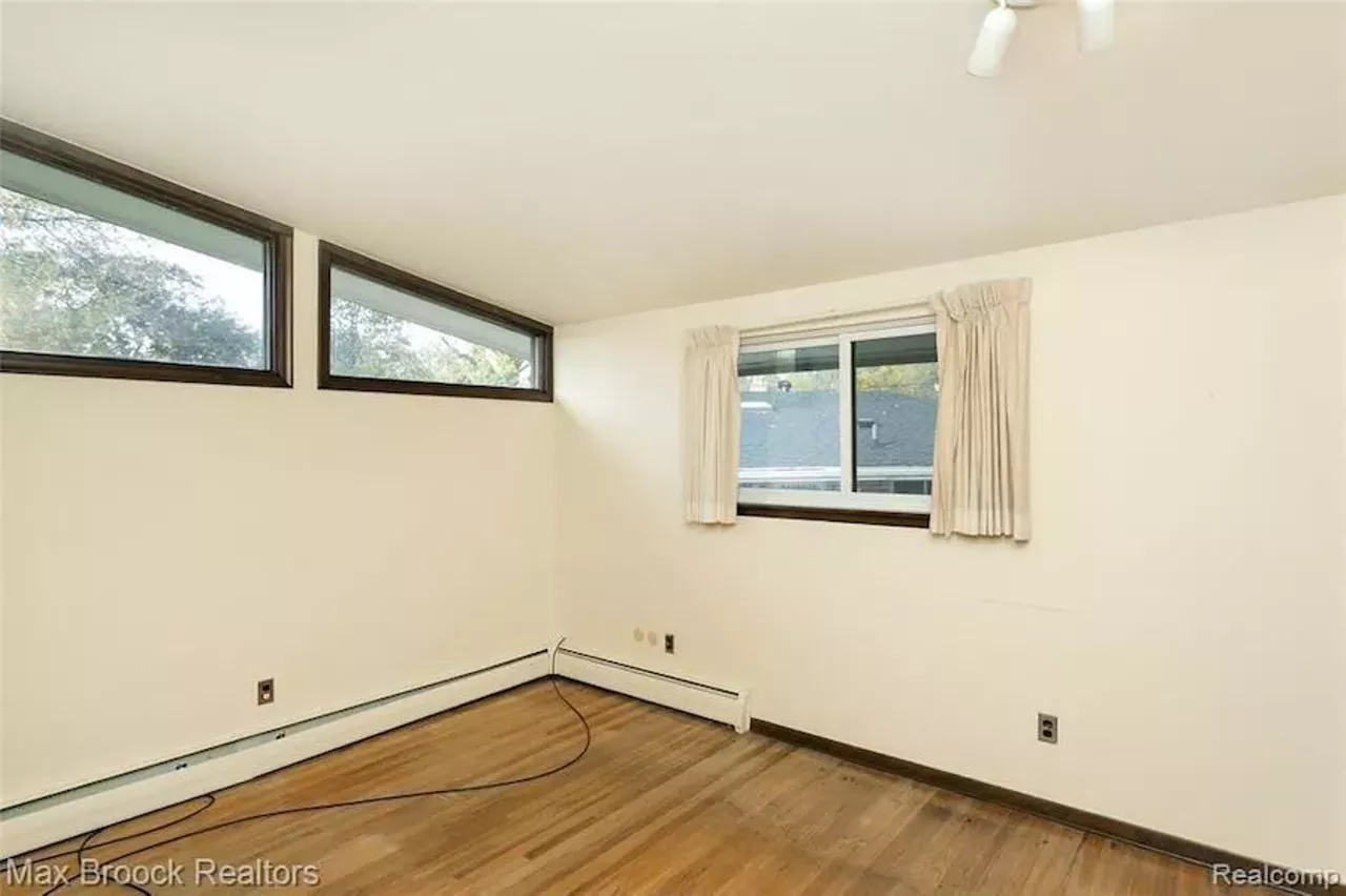 Image: This historic tri-level home in Southfield is a 1960s time capsule &#151; and it's only $249.9k