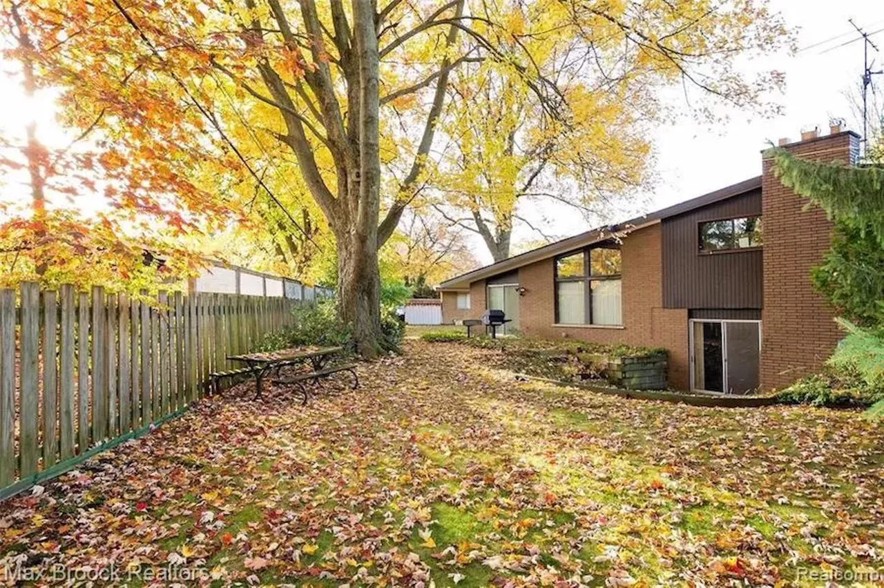 Image: This historic tri-level home in Southfield is a 1960s time capsule &#151; and it's only $249.9k