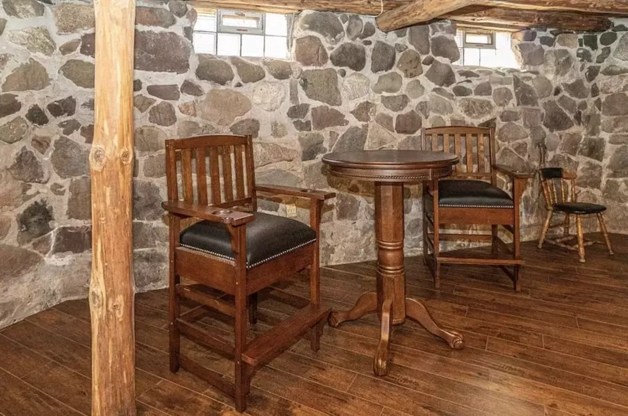 Image: This insane $649k log cabin in Michigan's U.P. is a wood-lover's dream &#151;&nbsp;let's take a tour