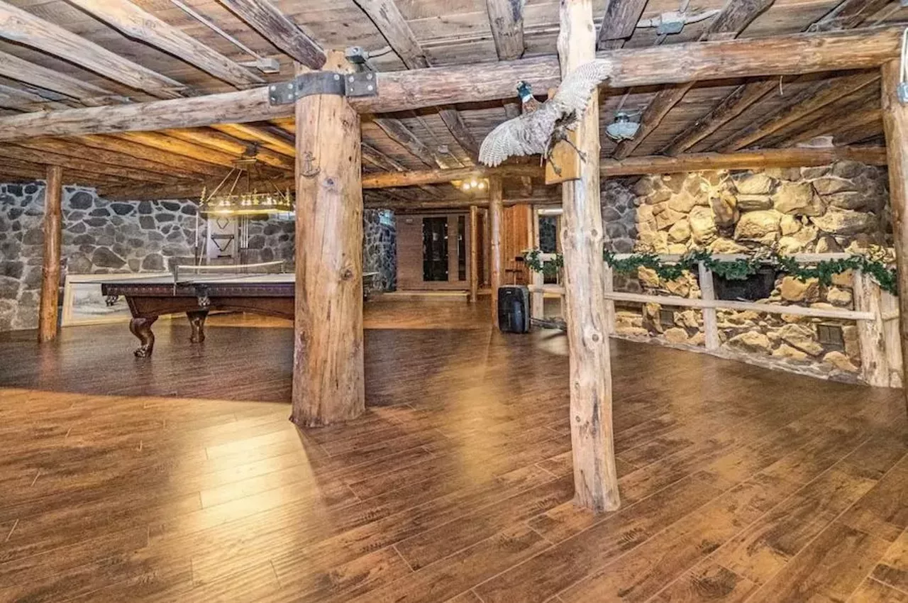 Image: This insane $649k log cabin in Michigan's U.P. is a wood-lover's dream &#151;&nbsp;let's take a tour