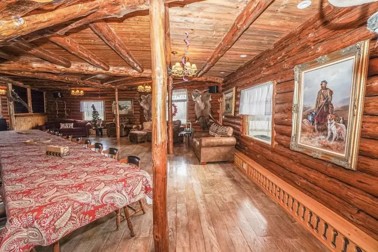 Image: This insane $649k log cabin in Michigan's U.P. is a wood-lover's dream &#151;&nbsp;let's take a tour