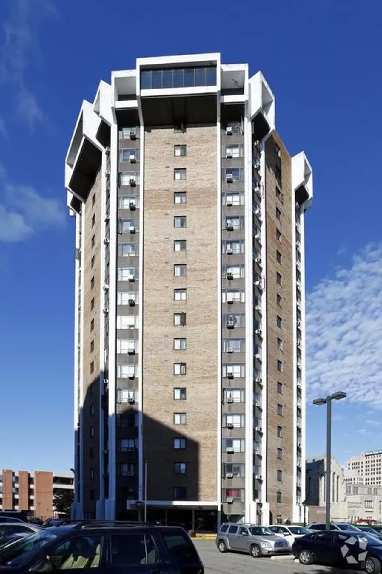  Detroit | $525-725/month | 1 Bed, 1 Bath Cathedral Apartments, 80 E Hancock Street (Photo credit: Realtor.com)