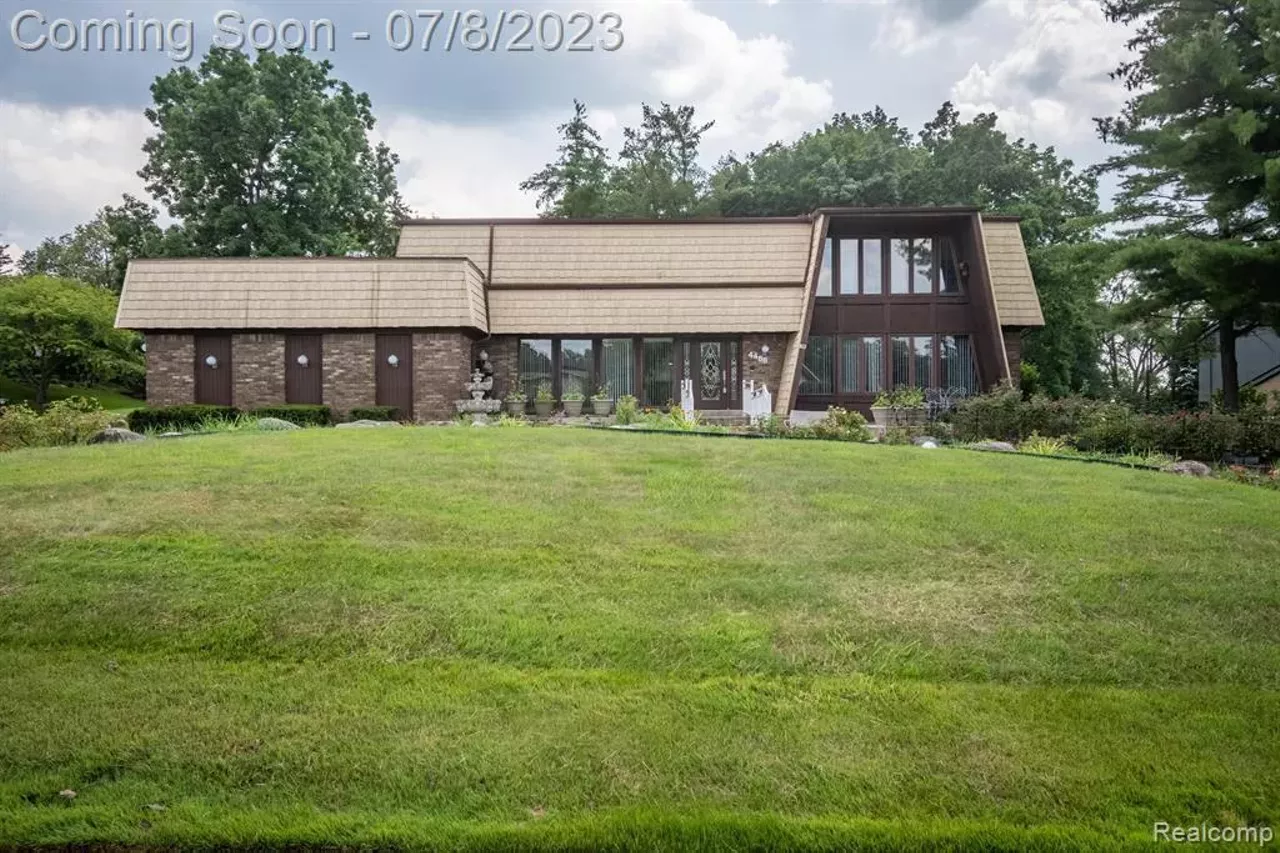 4488 Ramsgate Ln, West Bloomfield Township, MI 48302