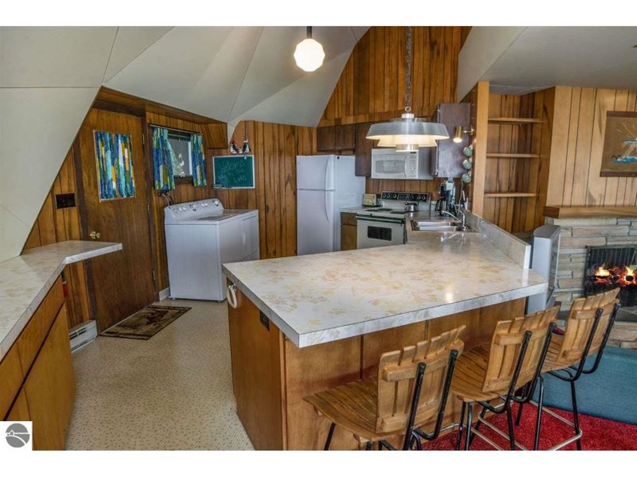 This mid-century dome home on Crystal Lake is a retro hideaway &#151;&nbsp;let's take a tour