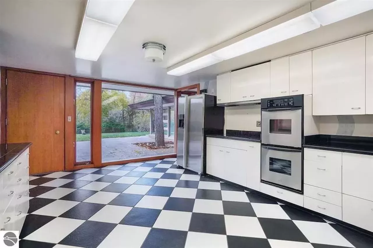 Image: This Mid-Century Modern Mount Pleasant home was designed by a Frank Lloyd Wright apprentice &#151; and we want to die here