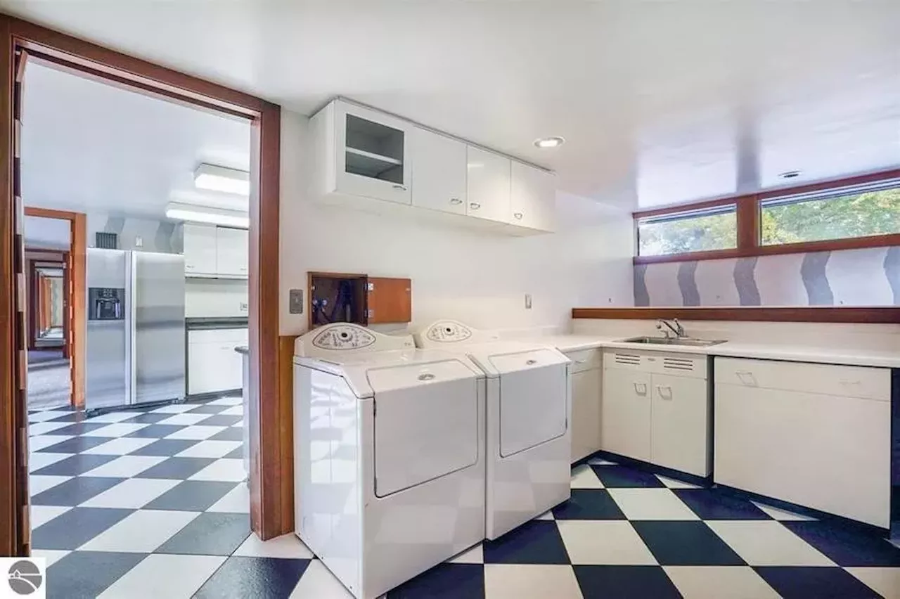 Image: This Mid-Century Modern Mount Pleasant home was designed by a Frank Lloyd Wright apprentice &#151; and we want to die here