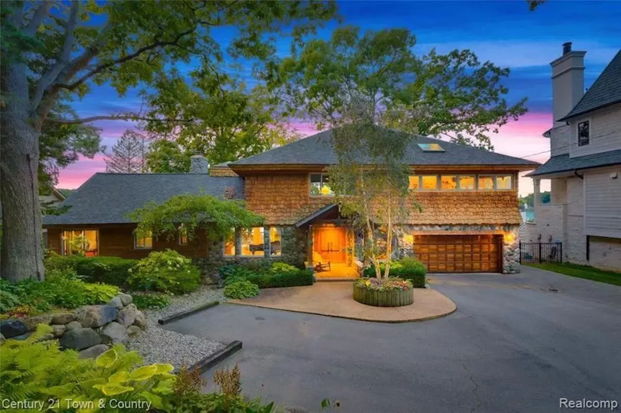 Image: This retro $1.5 million home in West Bloomfield has a conversation pit