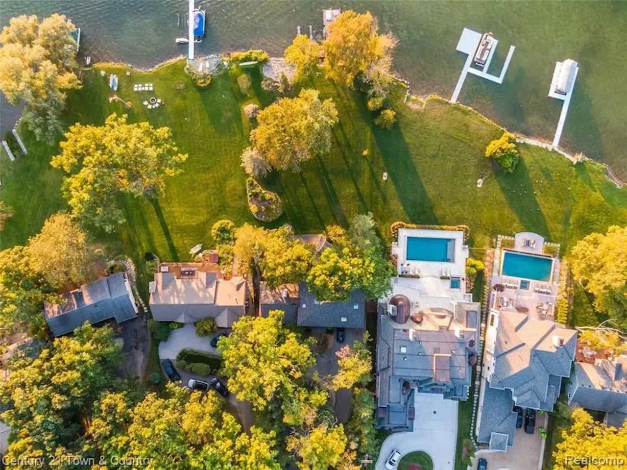 Image: This retro $1.5 million home in West Bloomfield has a conversation pit