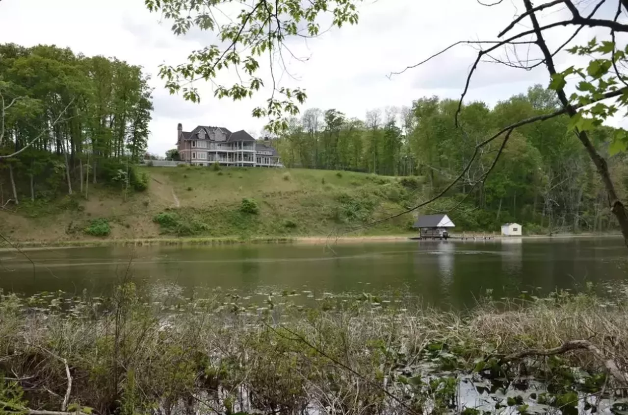 Image: This sprawling Battle Creek complex comes with an underground bunker