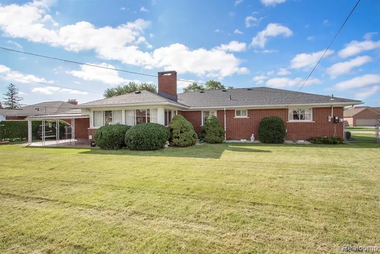Image: This unassuming $255k St. Clair Shores ranch has a retro basement bar