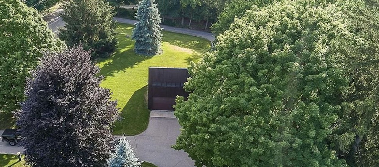 This vertical Franklin Michigan home designed by Sigmund Blum is a modernist's wild dream &#151; and it keeps dropping in price