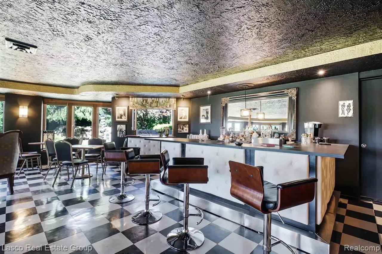 Image: This 'wedding cake' house in Grand Blanc is an art deco lover's dream &#151; and it has a ballroom you could probably roller skate in