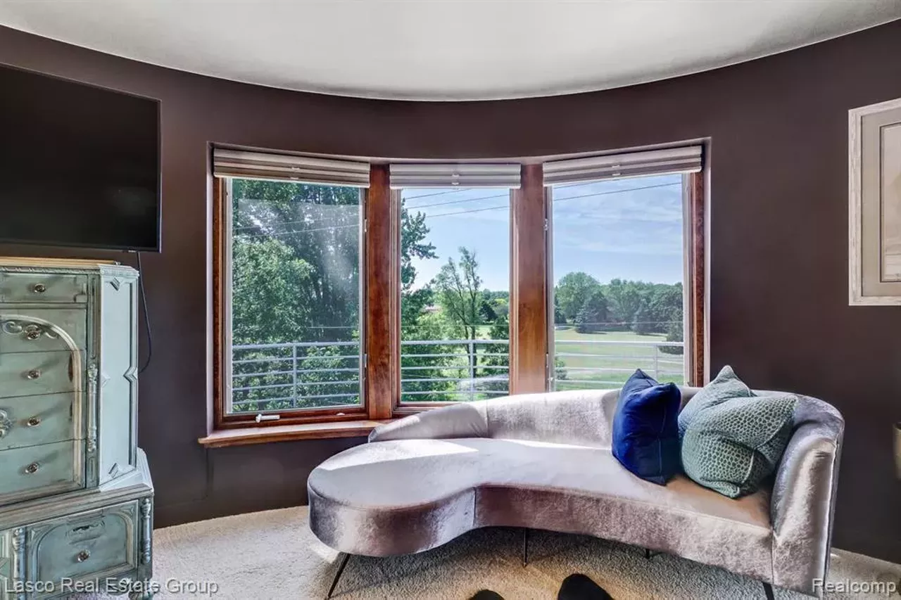 Image: This 'wedding cake' house in Grand Blanc is an art deco lover's dream &#151; and it has a ballroom you could probably roller skate in