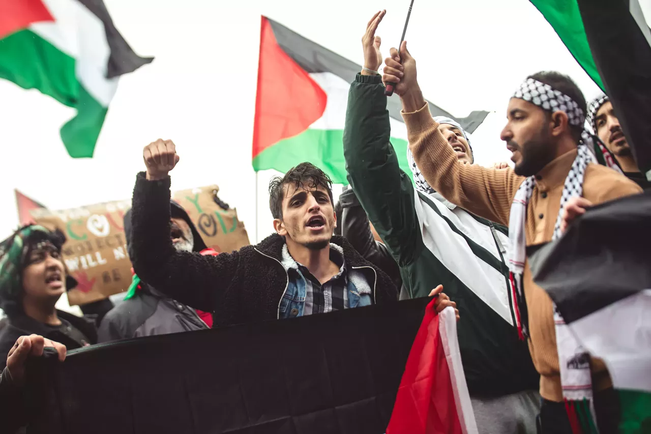 Image: Thousands show solidarity with Palestine at Dearborn rally