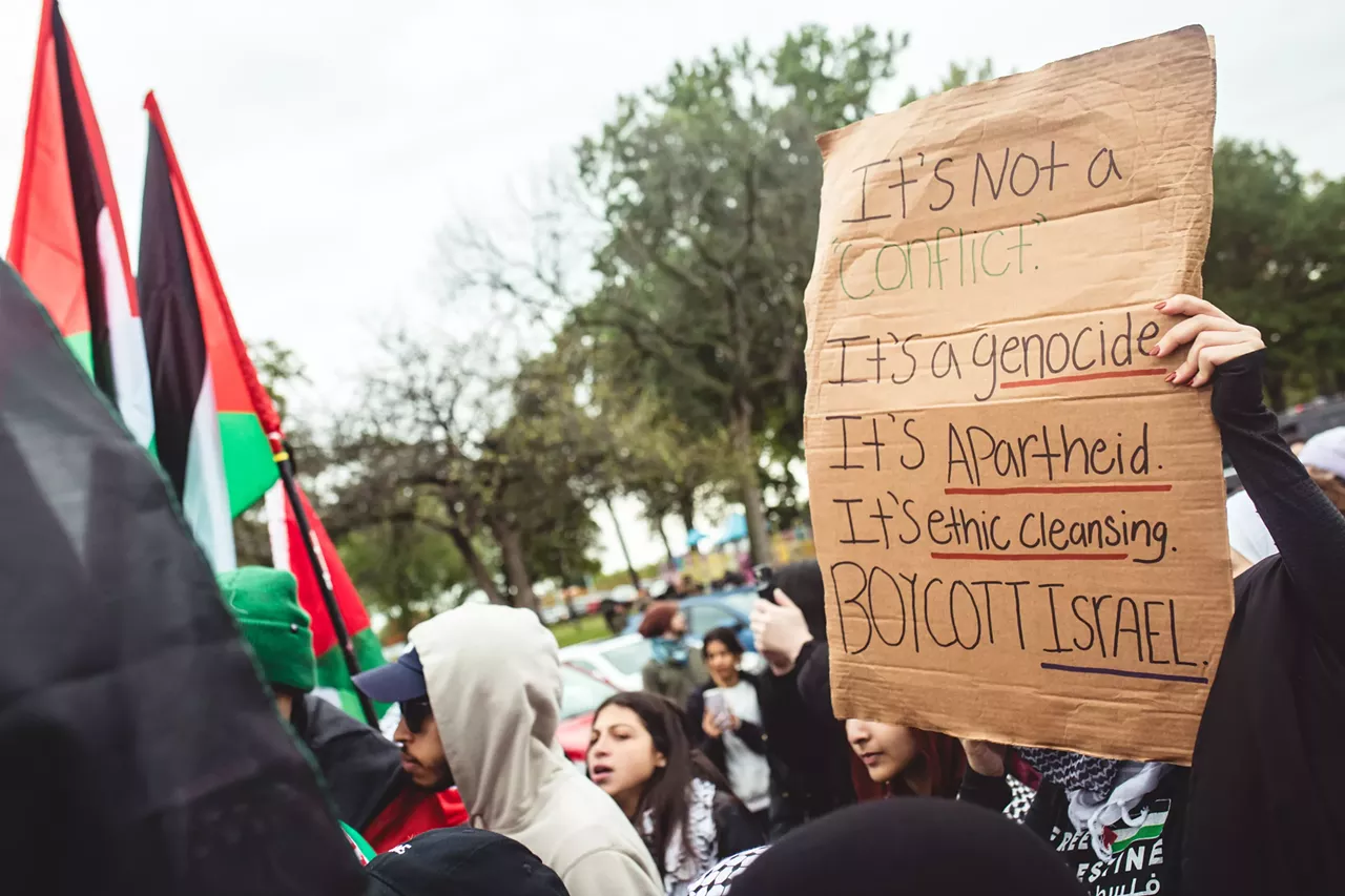 Image: Thousands show solidarity with Palestine at Dearborn rally