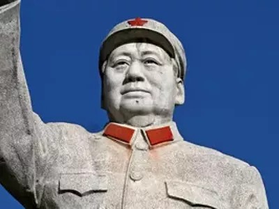 Image: Tiger Woods, meet Mao