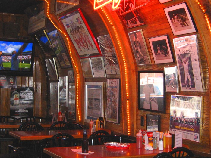 Tommy’s Detroit Bar and Grill