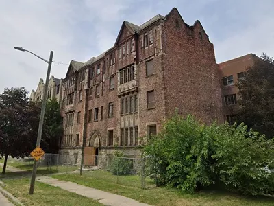 Kingsley Arms Apartments at 646 Hazelwood St.