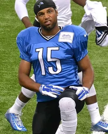 VIDEO: Detroit Lions wide receiver Golden Tate heroically catches beer in Canada