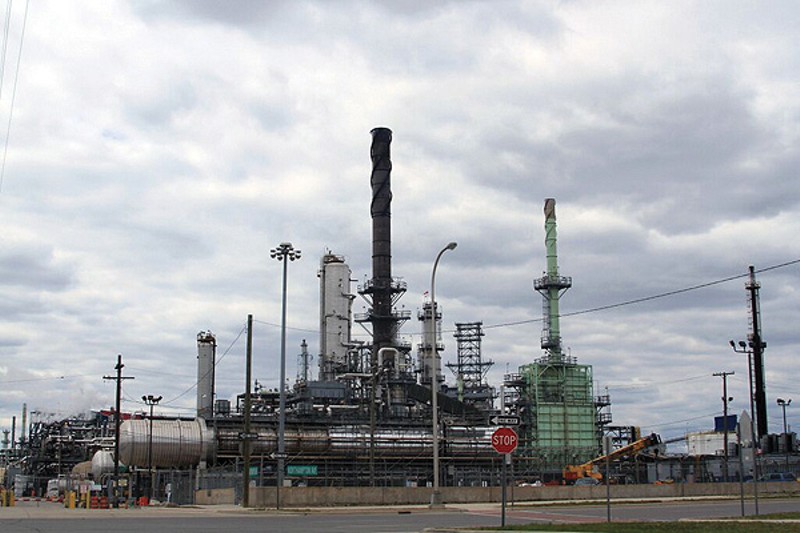 The Marathon tar sands refinery in Southwest Detroit. - Eduardo García