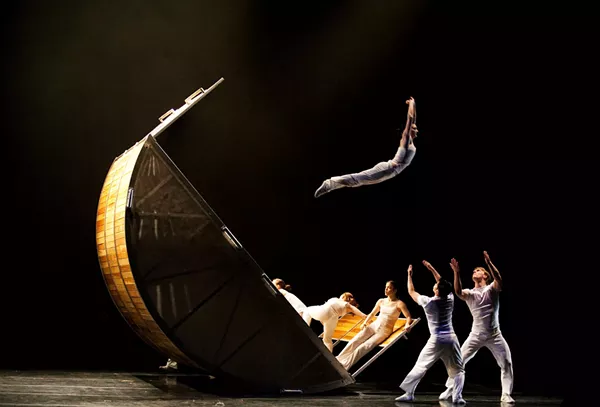 Los Angeles dance team Diavolo put 'Architecture in Motion' at Detroit's Music Hall