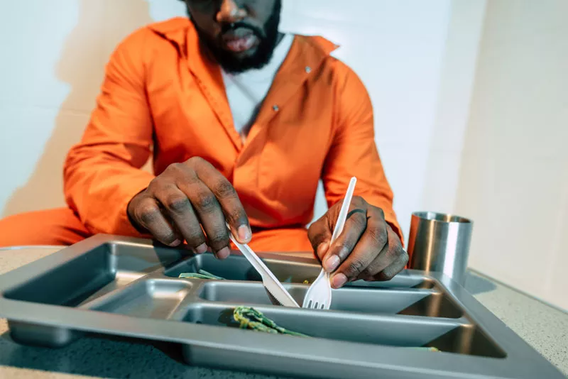 Inmates: Problems persist in Michigan prison kitchens