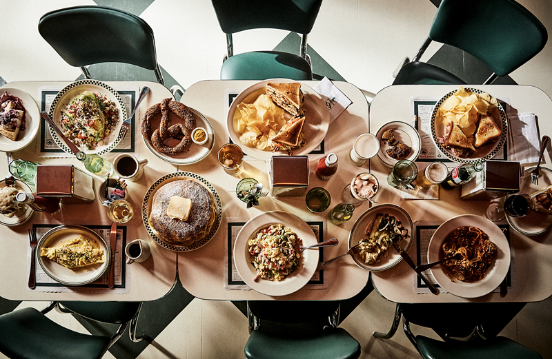 A full table at Karl's. - CHRISTIAN HARDER 2019