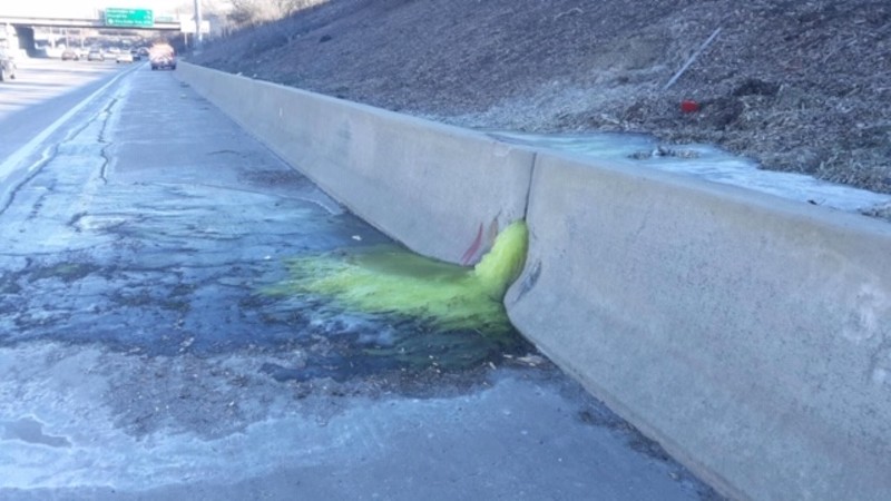 Green liquid oozing from retaining wall along I-696. - MICHIGAN DEPARTMENT OF TRANSPORTATION