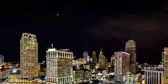 Photo of the day: Super blood moon rises over Detroit