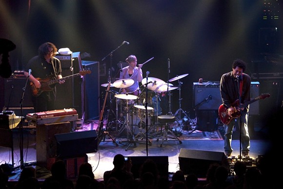 "Yo La Tengo - Sala Apolo 2010" by https://secure.flickr.com/photos/alterna2/ - https://secure.flickr.com/photos/alterna2/4448772089/in/photostream/. Licensed under CC BY 2.0 via Commons.