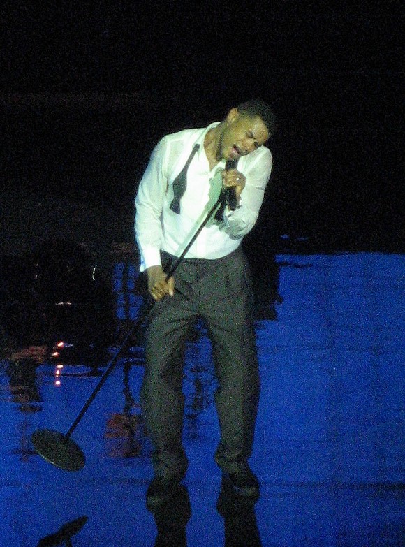Maxwell performing at Massey Hall Toronto, Canada on October 12, 2008. - Photo from Wikipedia by Scruffz.