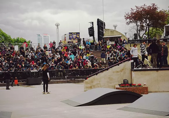 The Detroit crowd braved the cold, rain, and wind, just to witness the action firsthand. - Photo: Jordan Garland (@jordangarlandmi)