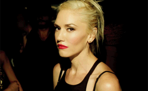 Gwen Stefani brings out country boo thang Blake Shelton during Detroit show