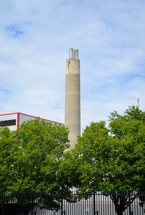 The Detroit Renewable Energy incinerator at 5700 Russell St., near I-75 and I-94. - Photo by Georgia Hampton.