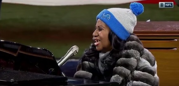 Aretha Franklin's National Anthem was long as hell but amazing as ever