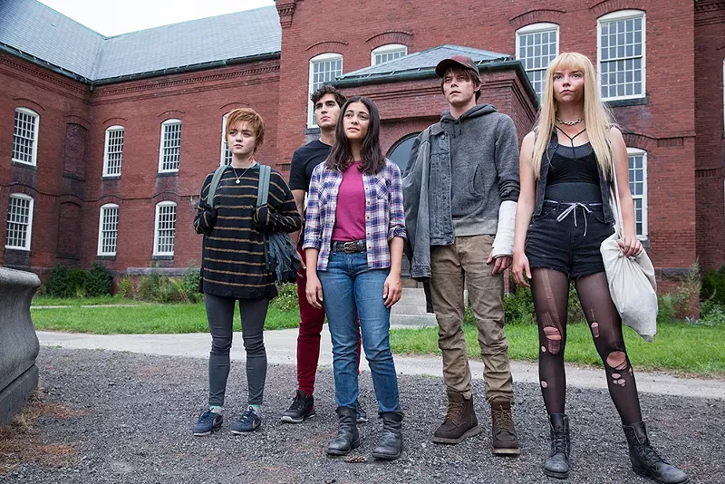Maisie Williams, Henry Zaga, Blu Hunt, Charlie Heaton and Anya Taylor-Joy in The New Mutants. - TWENTIETH CENTURY FOX FILM CORPORATION