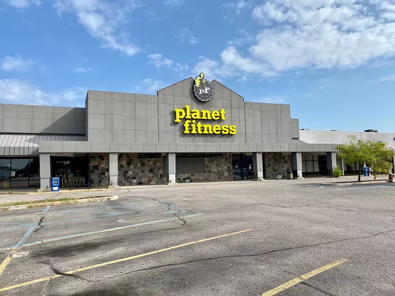An empty Planet Fitness parking lot. - Jam1 Productions, Shutterstock