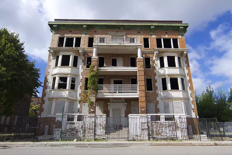 The vacant Atlanta Apartments at 2467 Cass. - Steve Neavling