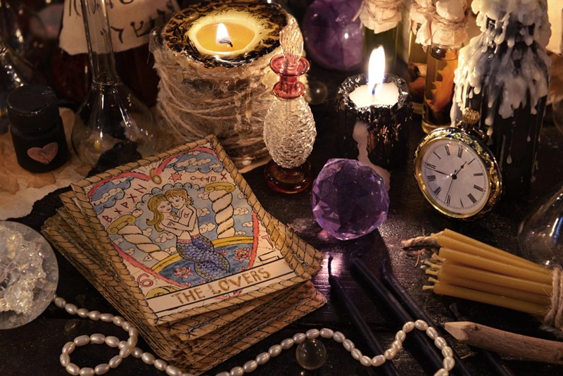 Love Spells: Simple Spells For The Modern Witch