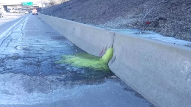 Green liquid oozing from retaining wall along I-696. - MICHIGAN DEPARTMENT OF TRANSPORTATION