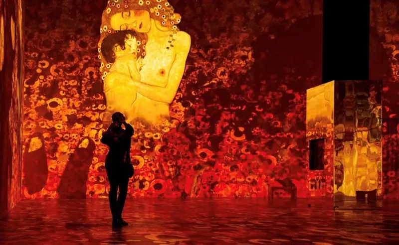 Immersive Klimt: Revolution takes visitors on a journey of Viennese Symbolist painter Gustav Klimt's work. - Lighthouse Immersive