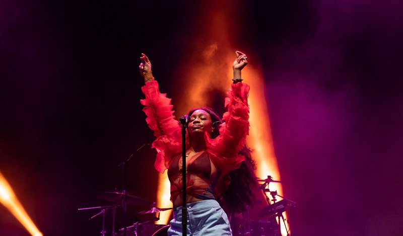 SZA performing in 2019. - Shutterstock