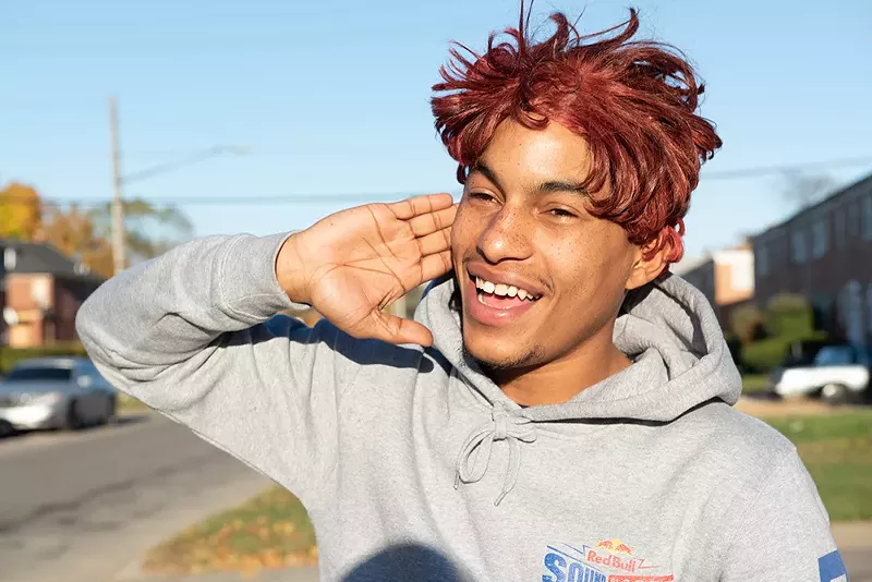 Tay Crispyy: Mr. Reporting Live! - Kahn Santori Davison