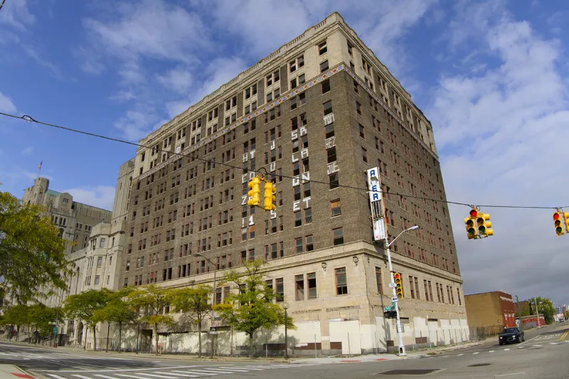 The abandoned building at 408 Cass - Steve Neavling