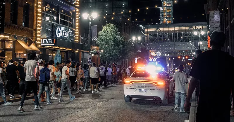 Detroit Police have a heavy presence in Greektown. - se7enfifteen