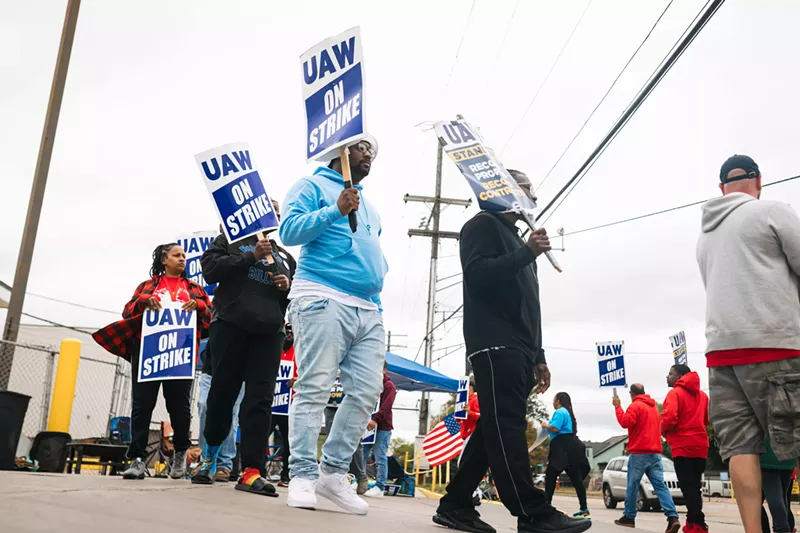 UAW Local 1248 workers on the picket line in Warren. - Viola Klocko