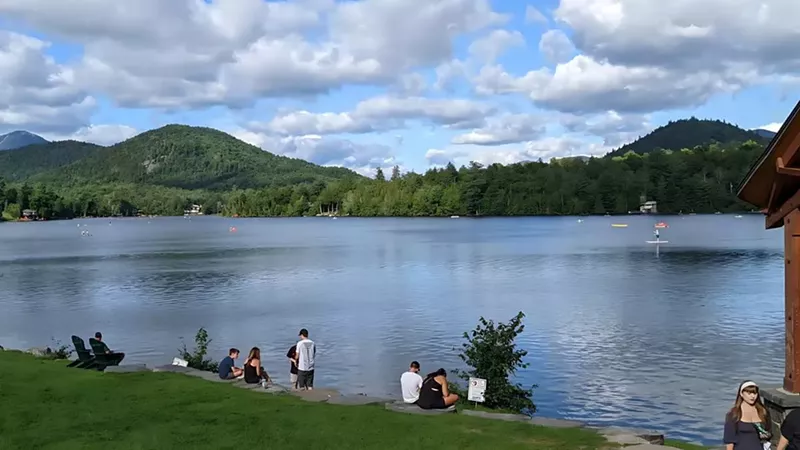 Scenic Lakes Around New York to Explore This Season