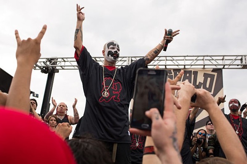 Shaggy 2 Dope speaks to his assembled fans. - Photo by Daniel Shular